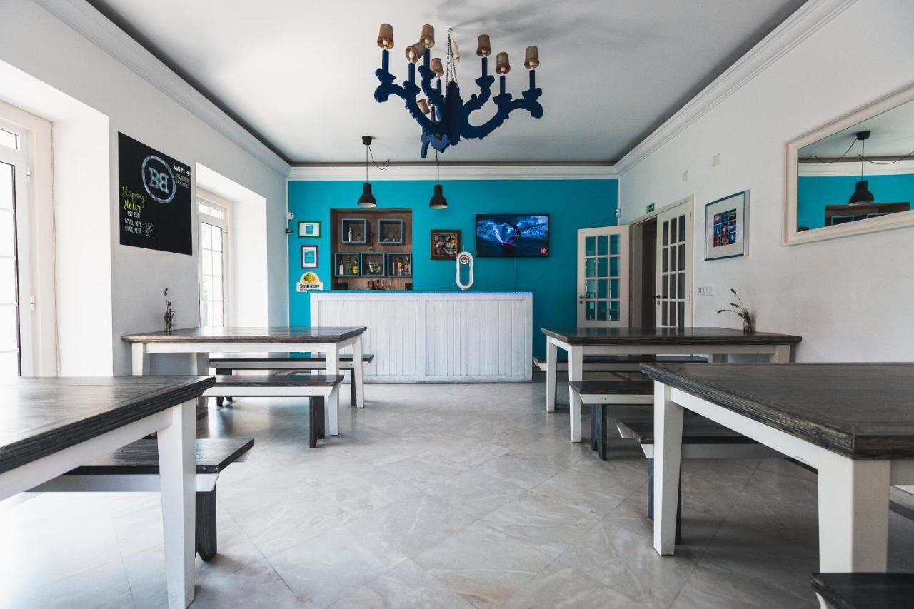 Blue Boutique Hostel & Suites Эшторил Экстерьер фото